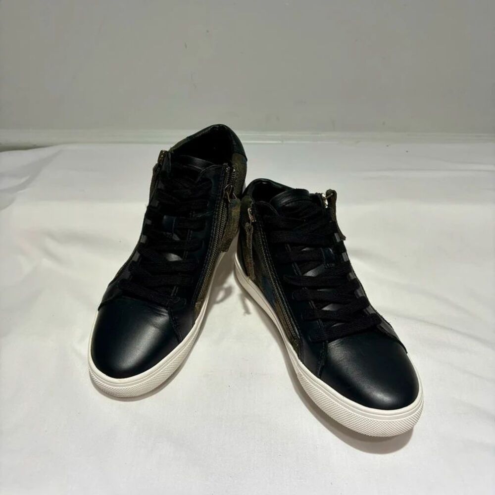 Blondo Waterproof High-Top Sneakers Size 7.5